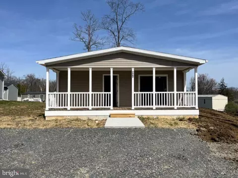 220 Marshall Ln, Sellersville, PA 18960