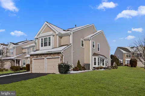 506 Coachwood Ct, Newtown, PA 18940