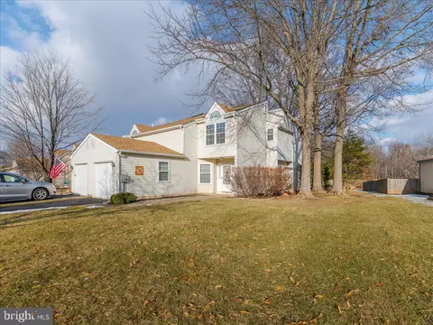 7 Kern Dr, Perkasie, PA 18944