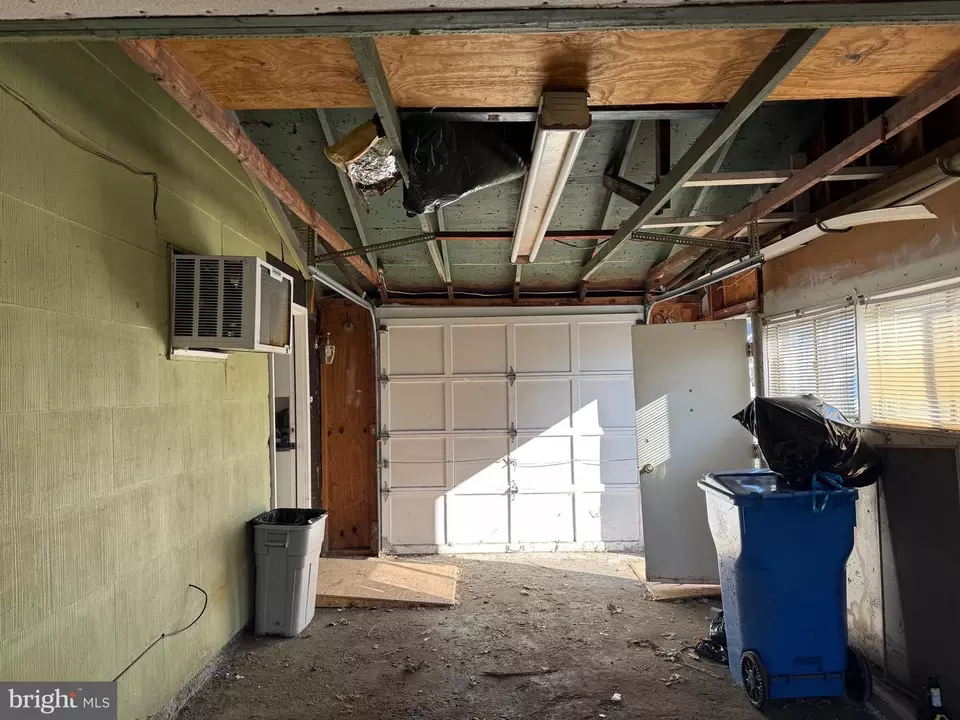 Entry Way - 19 Crosswood Ln, Levittown, PA 19055 photo 1 of 1