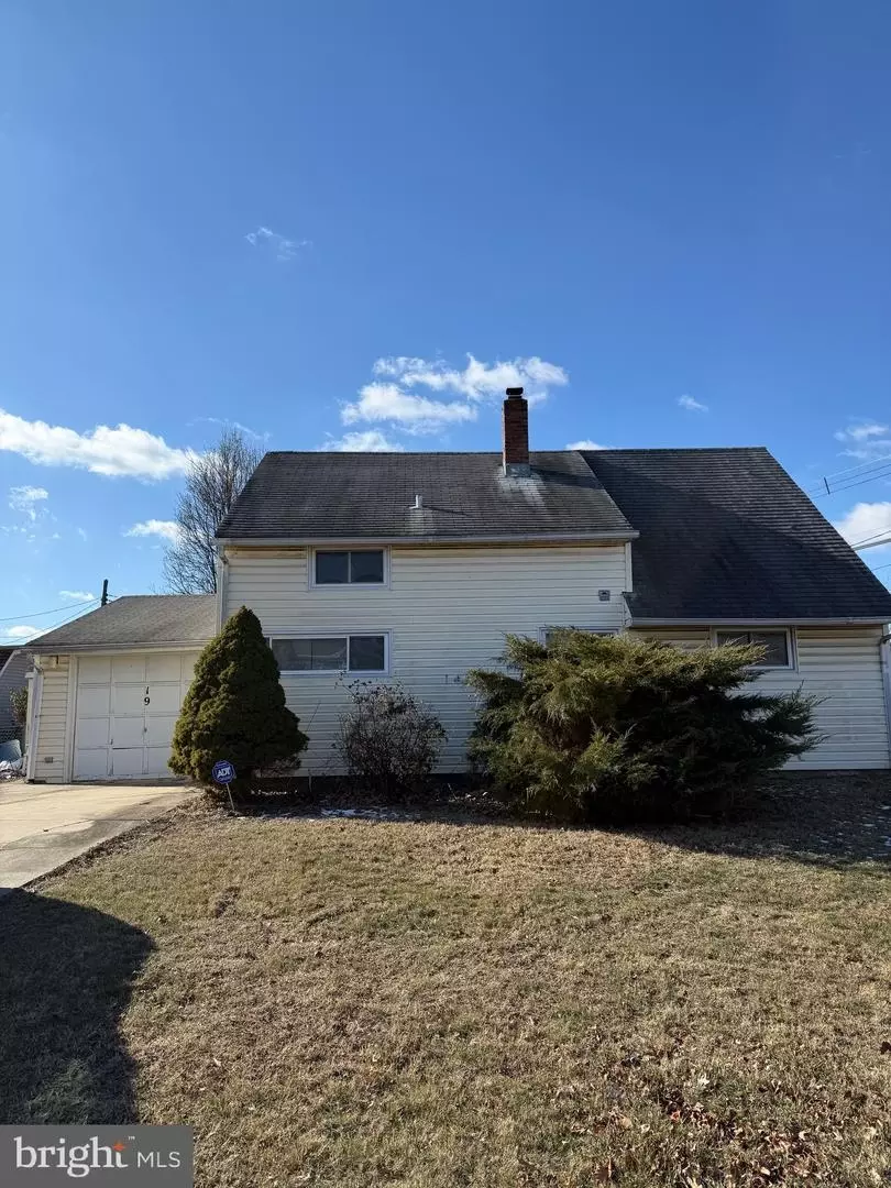 Exterior - 19 Crosswood Ln, Levittown, PA 19055 photo 1 of 3
