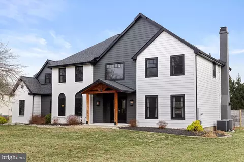28 Towpath Way, New Hope, PA 18938