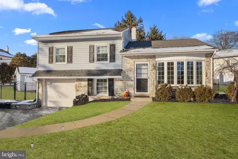 677 Lynne Dr, Southampton, PA 18966