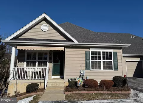 194 Harmony Ct, Bensalem, PA 19020