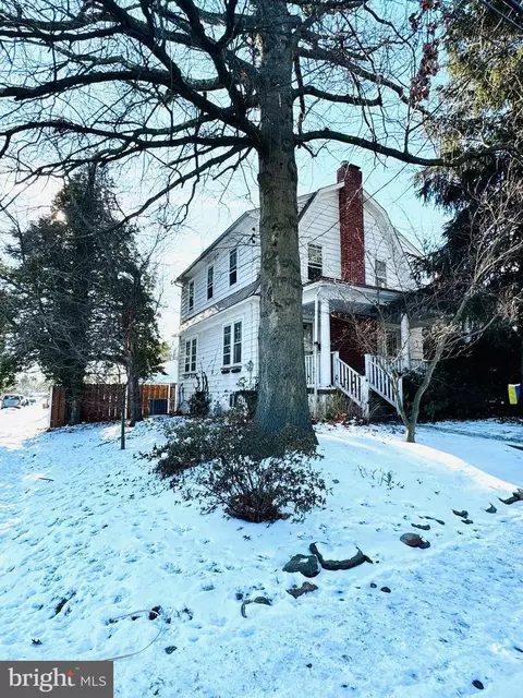 131 E Maple Ave, Morrisville, PA 19067