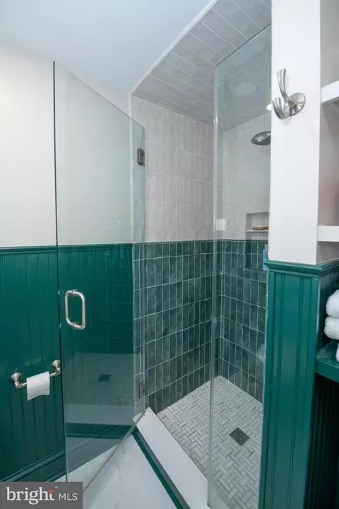 Bath - 2114 Stackhouse Dr, Yardley, PA 19067 photo 3 of 3
