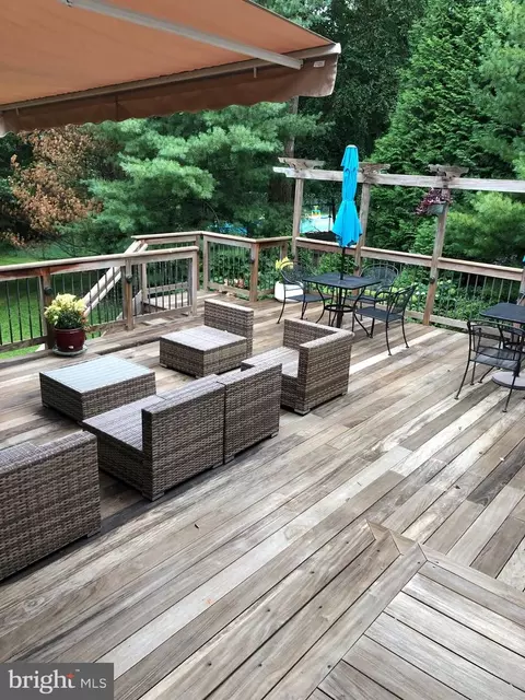 Exterior - 2114 Stackhouse Dr, Yardley, PA 19067 photo 5 of 6