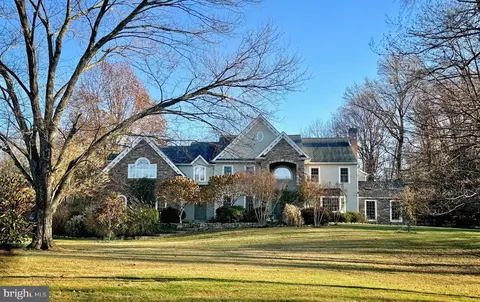 43 Buckman Dr, Newtown, PA 18940