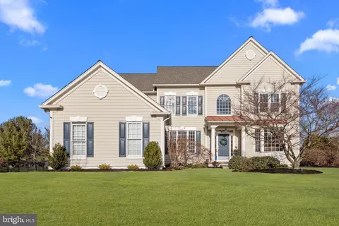 7 Manor Rd, Newtown, PA 18940