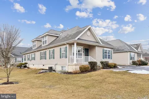 206 Harmony Ct, Bensalem, PA 19020