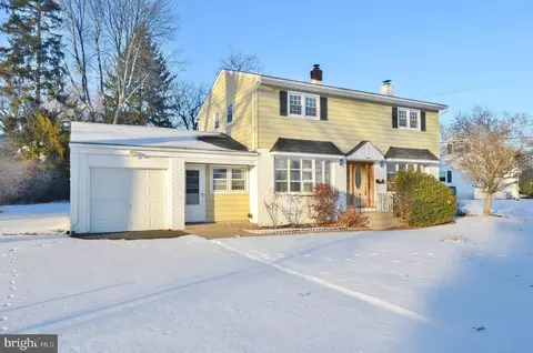11 Concord Ln, Yardley, PA 19067