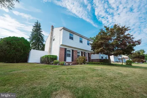 456 Hogeland Rd, Southampton, PA 18966