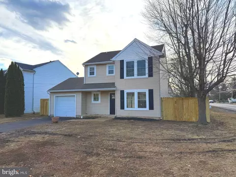 802 Logan Ave, Croydon, PA 19021 photo 2