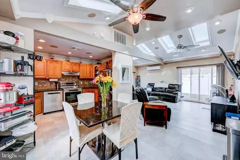 34 Bittersweet Rd, Levittown, PA 19057