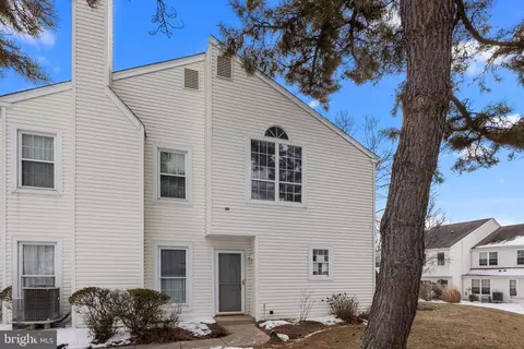 28 Portsmouth Ct, Southampton, PA 18966