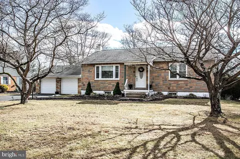 2505 Hillcrest Rd, Quakertown, PA 18951