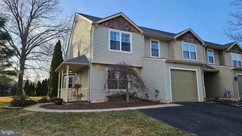 144 Mulberry Dr, Southampton, PA 18966