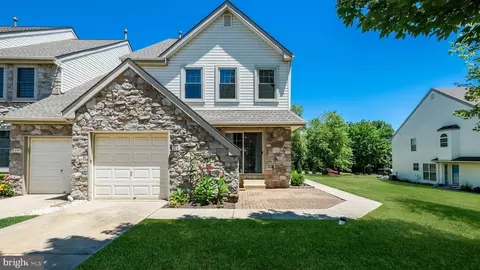 111 Suffield Ct, Chalfont, PA 18914