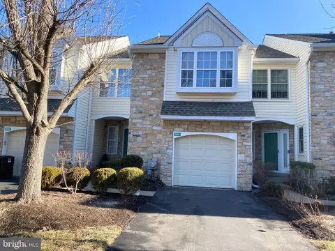568 Aspen Woods Dr, Yardley, PA 19067