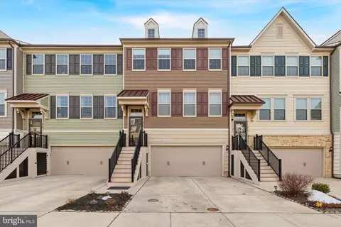 416 Tall Oaks Dr, Warminster, PA 18974