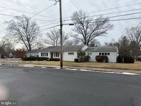 210 N Penrose St, Quakertown, PA 18951