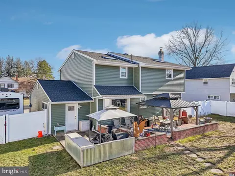 View/Area - 981 Mueller Rd, Warminster, PA 18974 photo 1 of 16