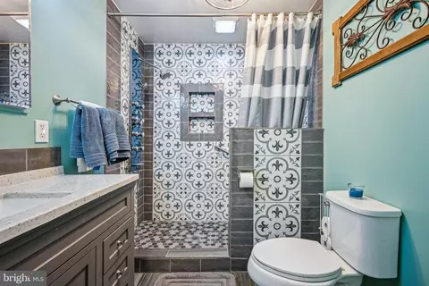 Bath - 981 Mueller Rd, Warminster, PA 18974 photo 5 of 6