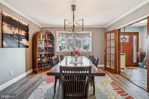 Dining - 981 Mueller Rd, Warminster, PA 18974 photo 3 of 3