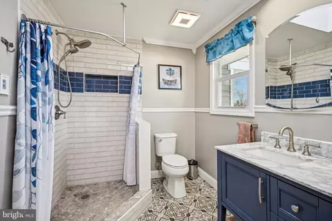 Bath - 981 Mueller Rd, Warminster, PA 18974 photo 2 of 6
