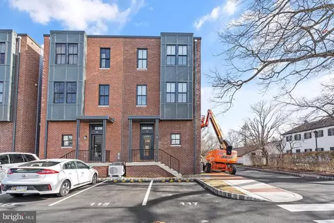 117 Thornton Ln, Newtown, PA 18940