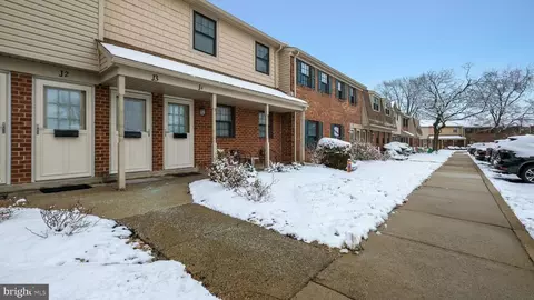 1155 York Rd #J3, Warminster, PA 18974