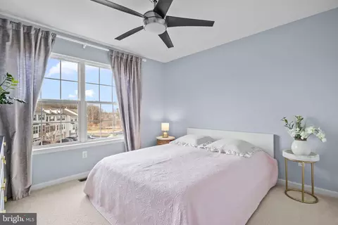 Bedroom - 1995 Hickory Ln, Langhorne, PA 19047 photo 2 of 4