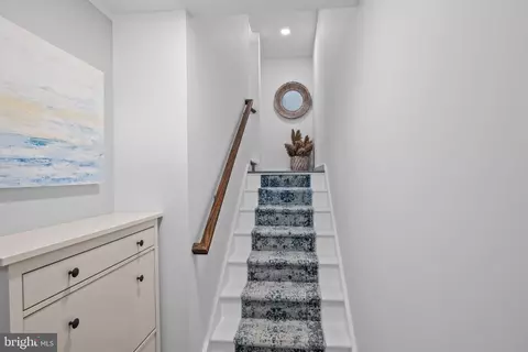 Entry Way - 1995 Hickory Ln, Langhorne, PA 19047 photo 1 of 8