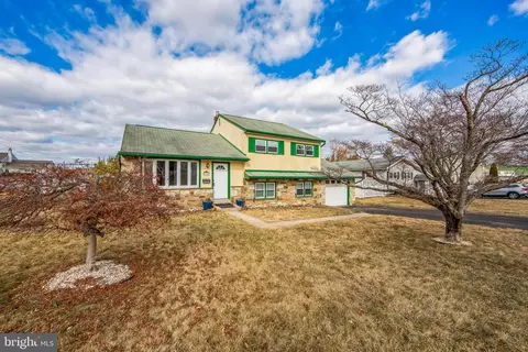 318 Poplar Rd, Warminster, PA 18974