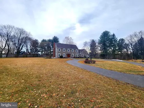 6774 Chapel Rd, New Hope, PA 18938