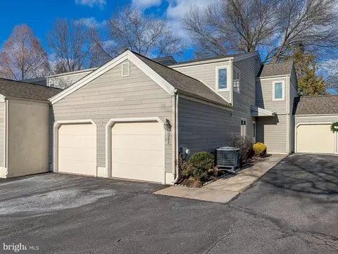 521 Portsmouth Ct, Doylestown, PA 18901