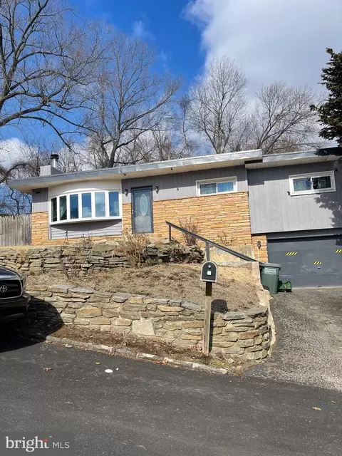 936 Wood Rd, Feasterville Trevose, PA 19053