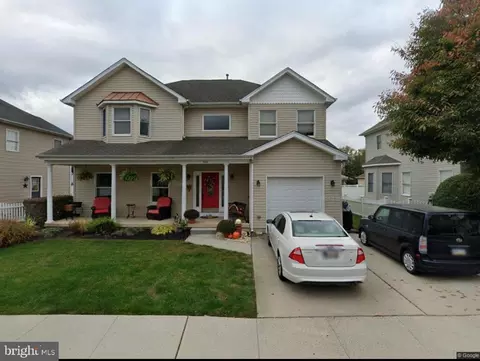 302 Diguiseppe Dr, Bristol, PA 19007