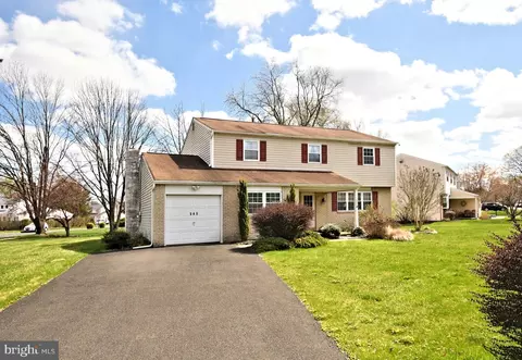 545 Brook Ln, Warminster, PA 18974