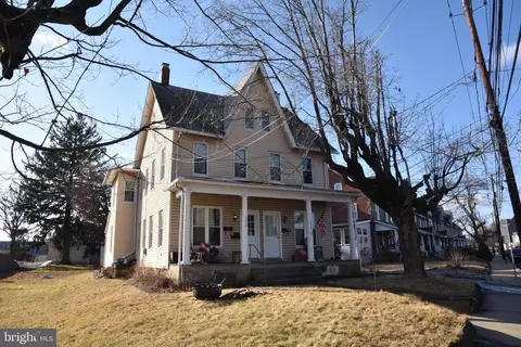 650-652 E Broad St, Quakertown, PA 18951