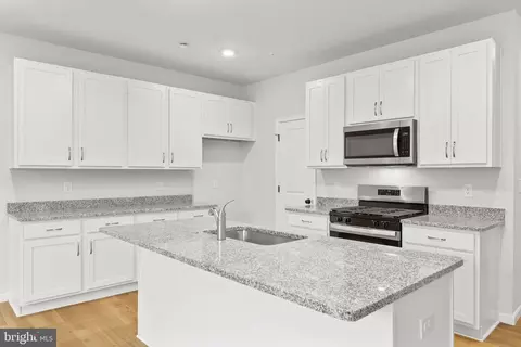 34 N Eighth St #B17, Perkasie, PA 18944