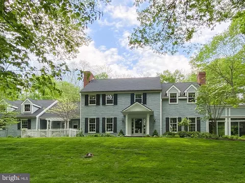 216 S Sugan Rd, New Hope, PA 18938