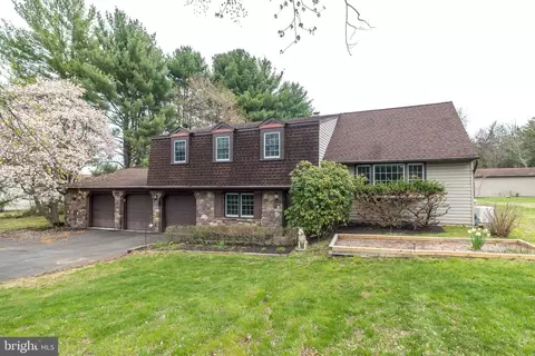 35 Fox Hill Rd, Doylestown, PA 18901