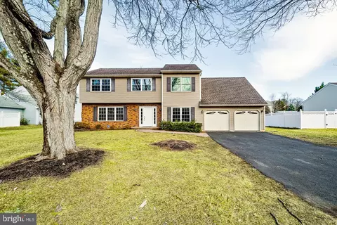370 Emerald Dr, Yardley, PA 19067
