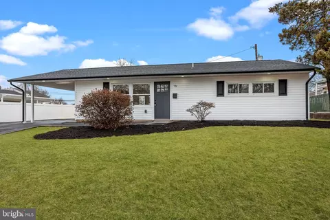 79 Tulip Ln, Levittown, PA 19054