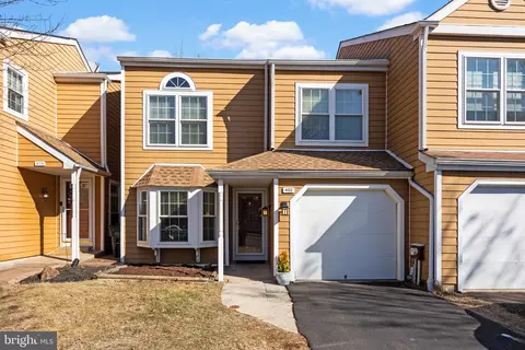 462 Trumbull Ct, Newtown, PA 18940