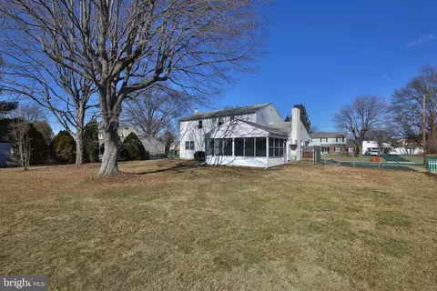 748 Dick Ave, Warminster, PA 18974 photo 3