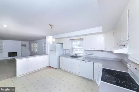748 Dick Ave, Warminster, PA 18974 photo 13