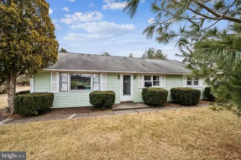 401 Summit Ave, Perkasie, PA 18944