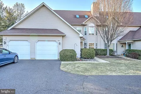 1041 Peach Tree Ln #41, Warrington, PA 18976